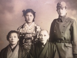 父が入隊した時の写真。家族。學次郎・フサ・妹ちどり