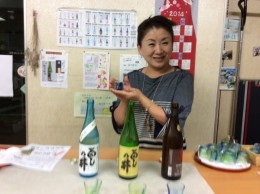 偶然に入った雲の井酒店の石井由紀世さんと知合いになりました。夜の武生の町を案内してくれました。