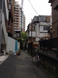 丘の上は財閥のお屋敷で、下は路地。生活感があって良いよね。