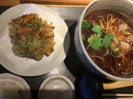 両国駅前のお蕎麦元で。